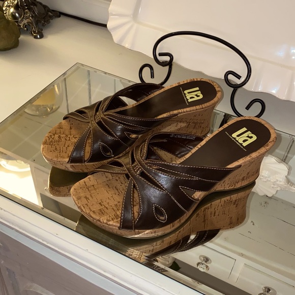 Undergound Attitude Sandals - Picture 2 of 9